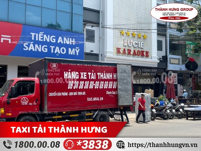 Phương tiện vận chuyển được huy động để hỗ trợ khách hàng chuyển nhà.