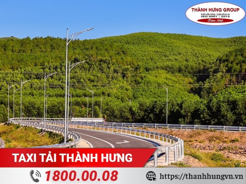 Quãng đường di chuyển Bắc Nam dài hơn 1600km với nhiều cung đường đèo dốc.