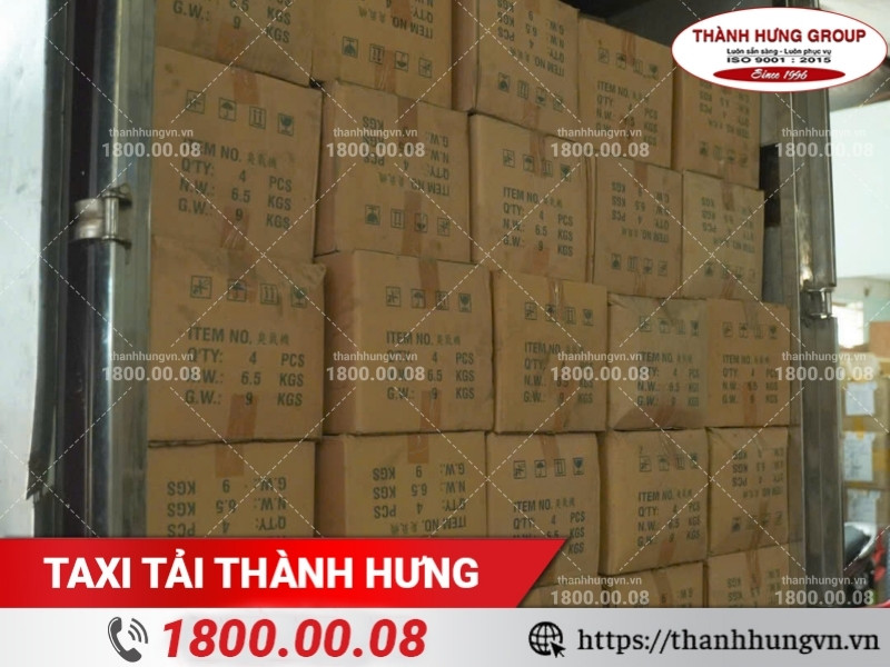 Sắp xếp hàng hóa khoa học trên xe.