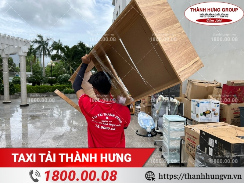 Sử dụng dịch vụ chuyển nhà chuyên nghiệp Thành Hưng để tránh đổ vỡ khi chuyển nhà.