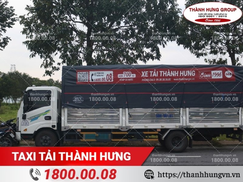 Taxi Tải Thành Hưng cho thuê phương tiện và nhân sự bốc xếp hàng hóa an toàn.