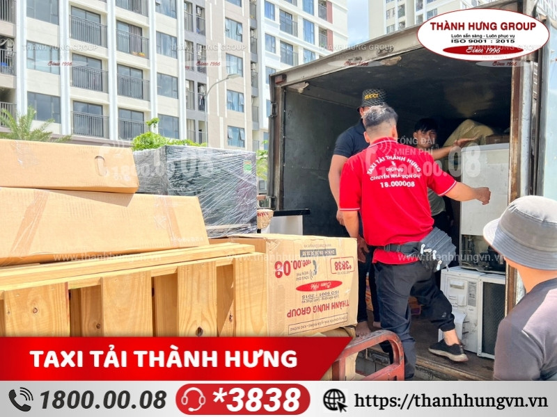 Taxi Tải Thành Hưng cho thuê taxi tải và nhân sự bốc xếp/tháo lắp.