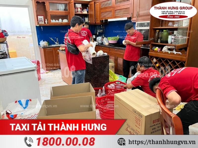 Taxi Tải Thành Hưng - hỗ trợ khách hàng chuyển nhà an toàn, suôn sẻ.