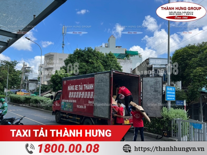 Taxi Tải Thành Hưng - hỗ trợ khách hàng chuyển nhà an toàn, tiết kiệm.
