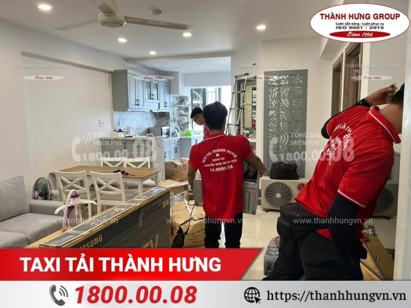 Taxi Tải Thành Hưng hỗ trợ khách hàng chuyển nhà tại The Manor Central Park.