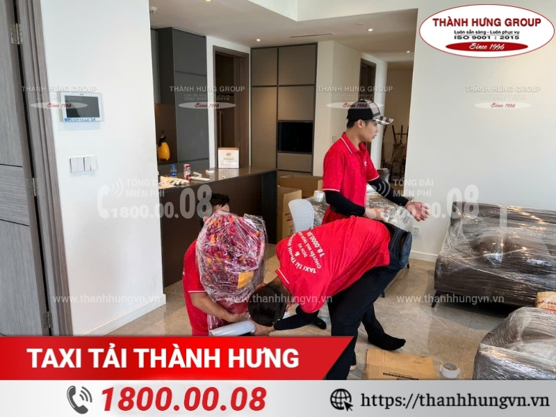 Taxi Tải Thành Hưng - hỗ trợ khách hàng chuyển nhà trọn gói.