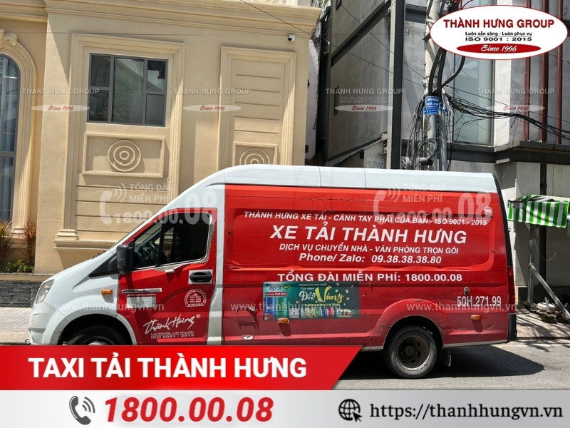 Taxi tải Thành Hưng linh hoạt trong ngõ sâu hẻm nhỏ.