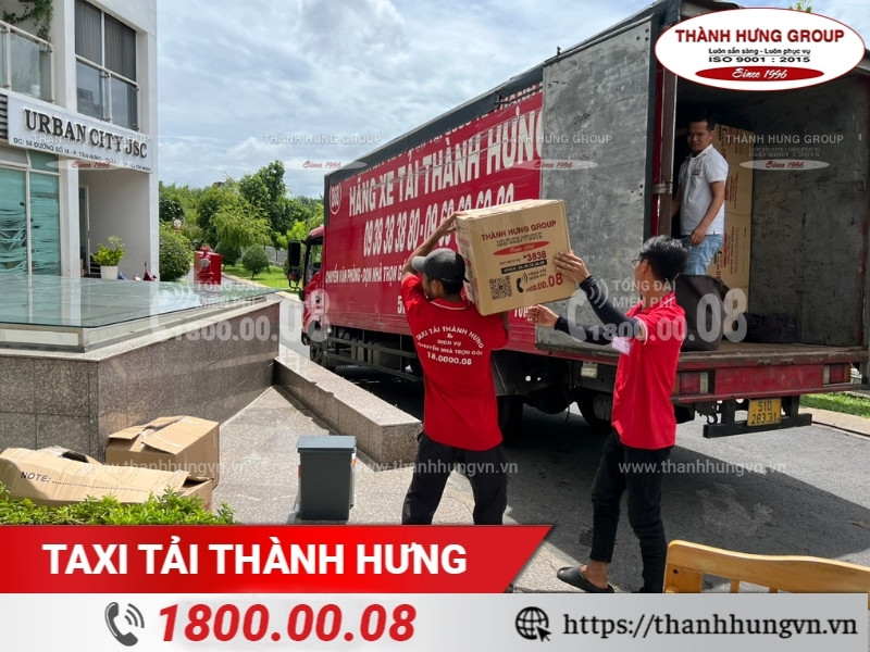 Thành Hưng cho thuê xe tải/ taxi tải chuyển nhà tại TPHCM.