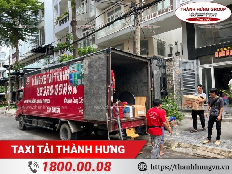 Thành Hưng có xe tải chắc chắn vận chuyển hàng dễ vỡ.