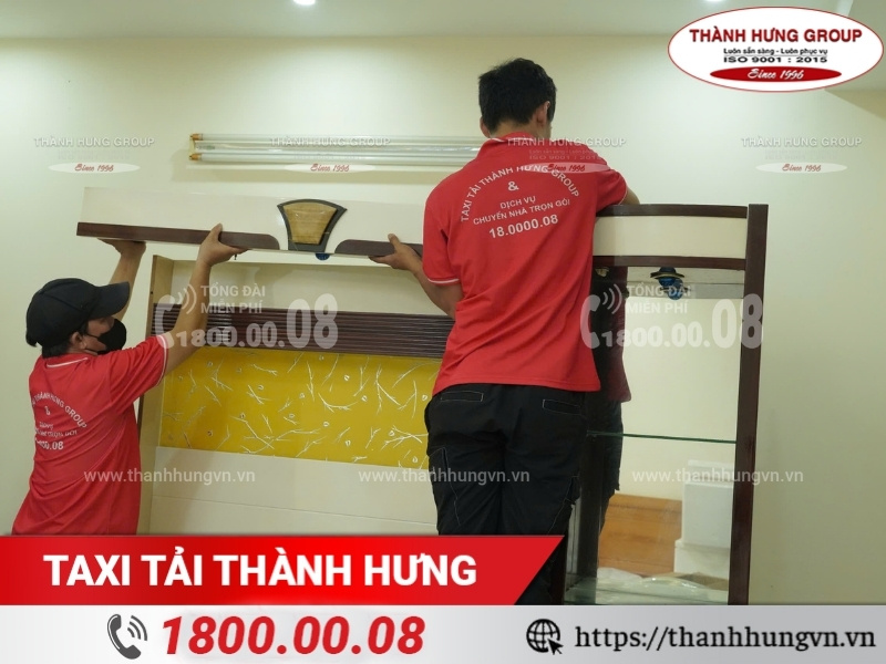 Thành Hưng cung cấp vật tư và đóng gói đồ đạc phòng khách khoa học, nhanh gọn.