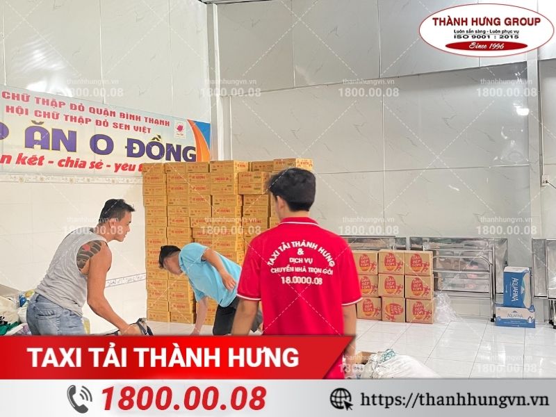 Thành Hưng Group đồng hành cùng bếp ăn 0 đồng vận chuyển hàng hóa cứu trợ tiếp sức cho bà con mùa lũ
