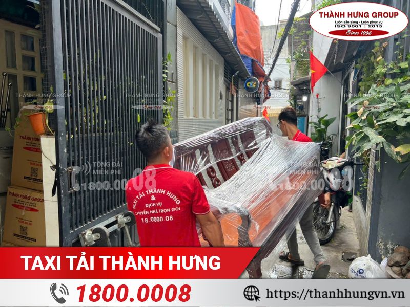 Thành Hưng hỗ trợ bốc xếp chuyển nhà trong hẻm nhỏ