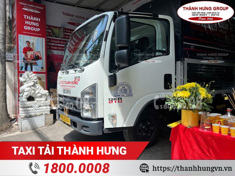 Thành Hưng làm lễ cúng xe tải mới
