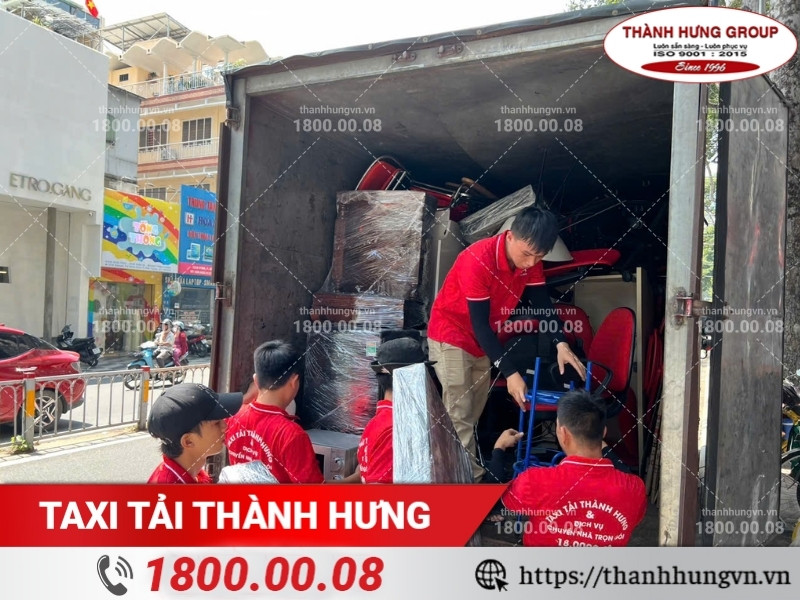 Thành Hưng cho thuê xe tải vận chuyển máy tính số lượng lớn.