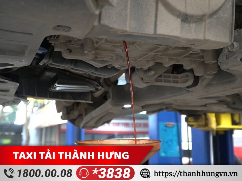 Thay dầu động cơ và lọc dầu xe tải Thành Hưng