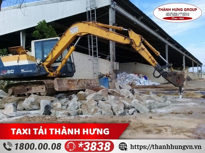 Cần chuẩn bị đầy đủ thiết bị và máy móc hỗ trợ cho việc phá dỡ nhà xưởng