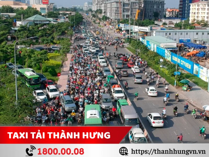 Kẹt xe quận 7 gây khó khăn khi chuyển đồ, chở hàng