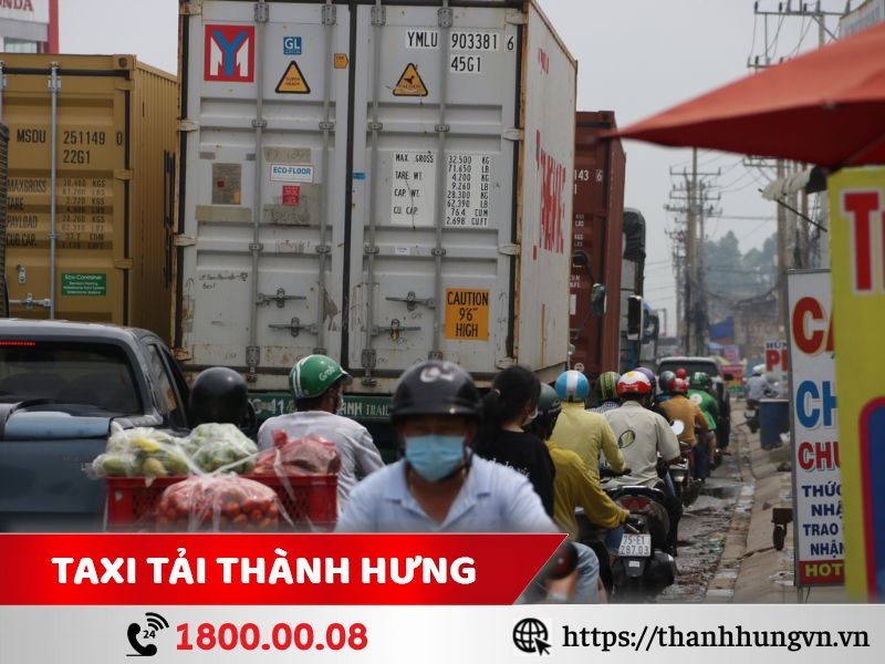 Tình trạng kẹt xe tại Thuận An 