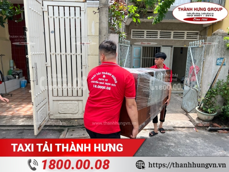 Trải nghiệm dịch vụ chuyển nhà trọn gói uy tín của Taxi Tải Thành Hưng.