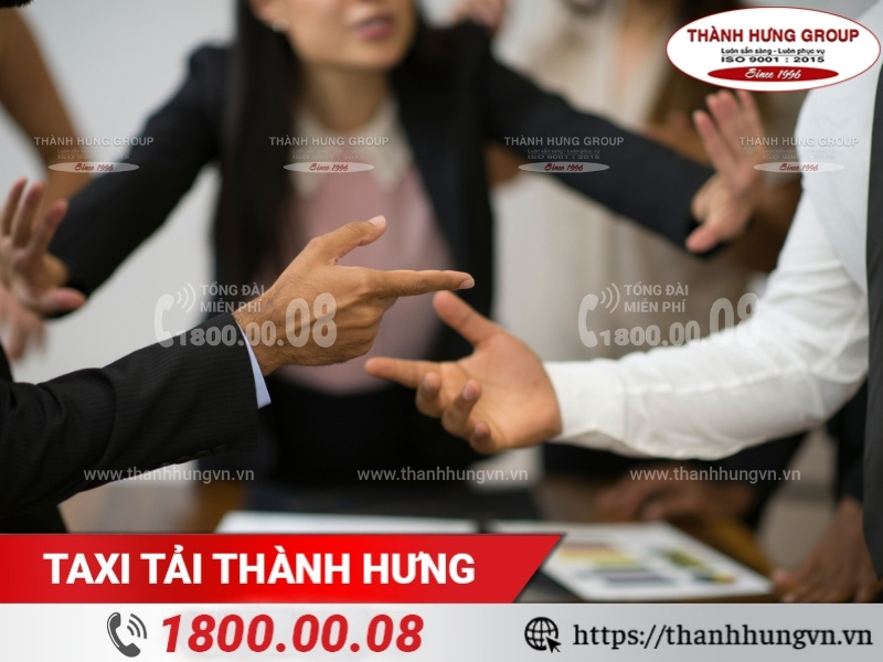 Tranh cãi trong lúc dọn văn phòng mới