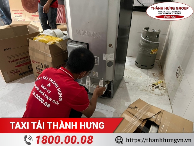 Tủ lạnh được đóng gói cẩn thận, kỹ càng.