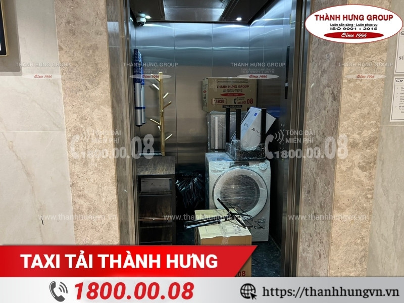 Vận chuyển đồ cồng kềnh qua thang máy cần cẩn thận và tính toán kỹ lưỡng.