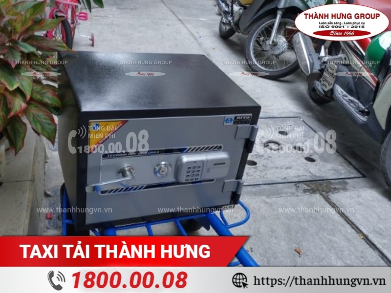 Vận chuyển két sắt đòi hỏi kỹ thuật và sự tính toán kỹ lưỡng.