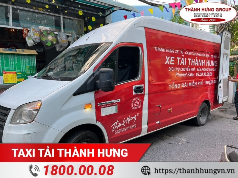 Xe tải chuyển nhà linh hoạt trong ngõ sâu hẻm nhỏ.