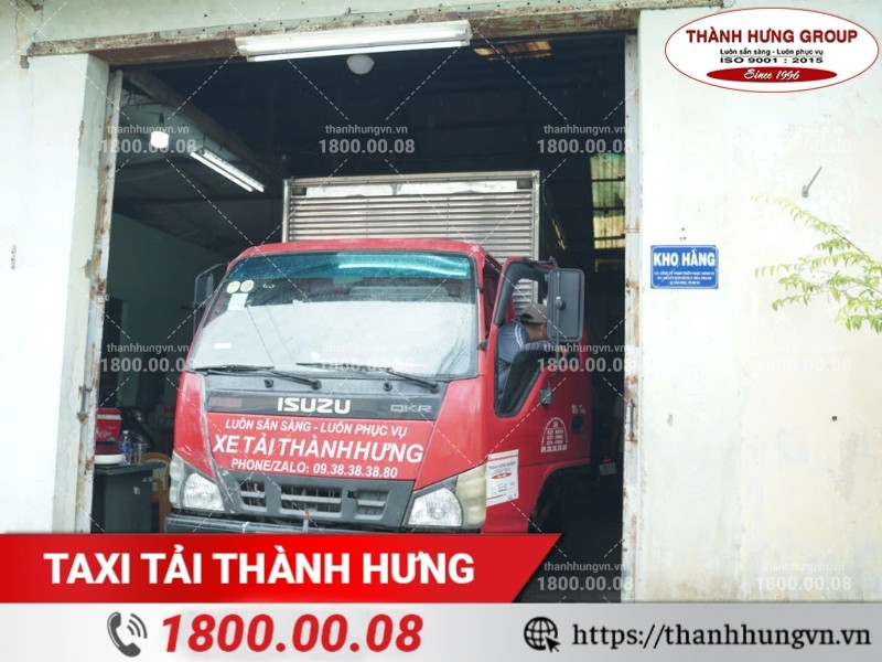Xe tải di dời kệ kho hàng tại Thành Hưng.
