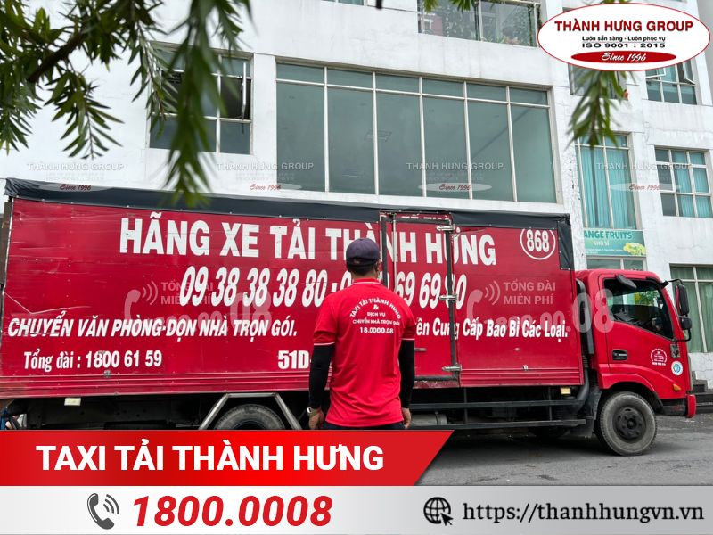 Xe tải là phương tiện di chuyển phù hợp để chuyển nhà khi có thú cưng.
