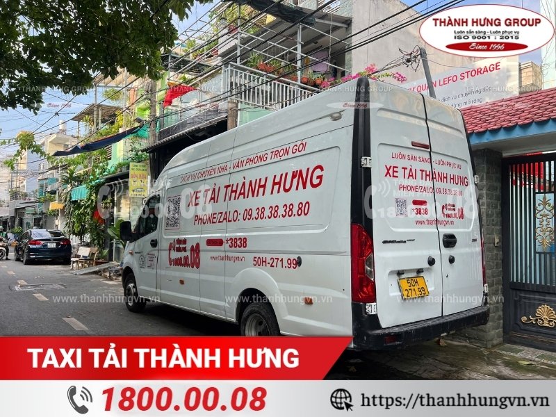 Xe van Thành Hưng.